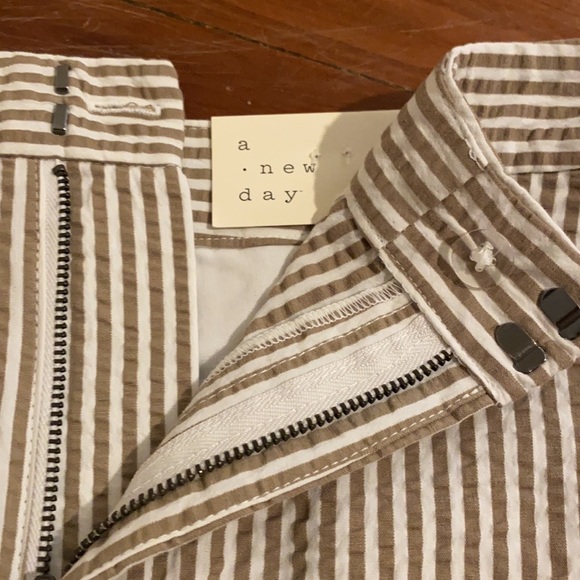 NWT A New Day Taupe/white Stripe Seersucker Short - Picture 7 of 15